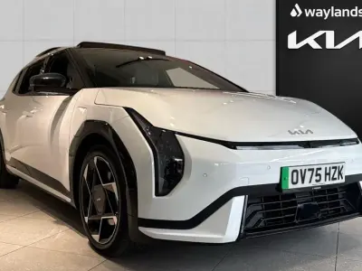 Begagnad Kia EV4 GT-Line S 150 kW (204 HK) 2025 Vit Halvkombi
