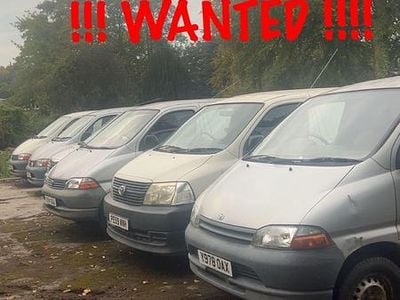 Usado Toyota HiAce 109 HP (80 kW) 2005 Prateado Van