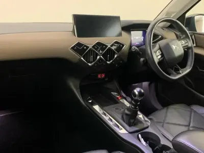 Begagnad DS Automobiles DS3 Crossback Prestige 100 HK (73 kW) 2019 Blå SUV