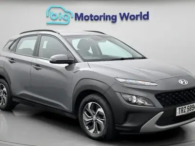 Gebraucht Hyundai Kona SE 141 PS (103 kW) 2022 Grau SUV