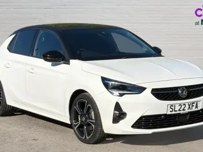 Usado Vauxhall Corsa Edition 100 HP (73 kW) 2022 Branco Citadino