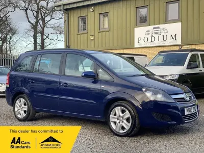 Second-hand Vauxhall Zafira 115 CP (84 kW) 2013 Albastru Monovolum