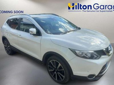 Used Nissan Qashqai Tekna 2017 White SUV