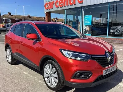 Usado Renault Kadjar Iconic 115 HP (84 kW) 2021 Vermelho SUV