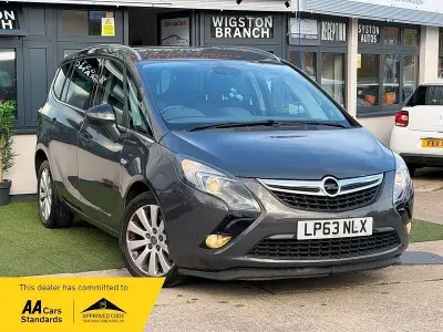 Usado Vauxhall Zafira Tourer 165 HP (121 kW) 2014 Cinzento Monovolume