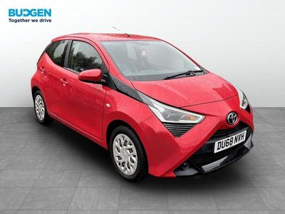 Usado Toyota Aygo X-play 2018 Vermelho Citadino