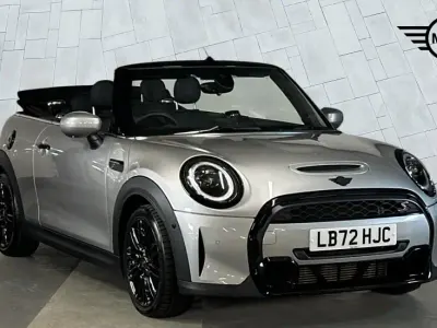Używany Mini Cooper S Exclusive 176 KM (129 kW) 2023 Srebrny Hatchback