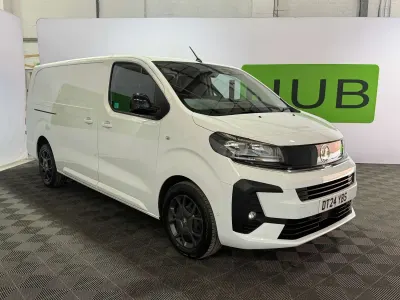 Usado Vauxhall Vivaro 2024 Branco Monovolume