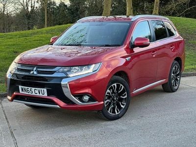 Begagnad Mitsubishi Outlander P-HEV 2015 Röd Kombi