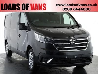 New Renault Trafic 2025 Black MPV