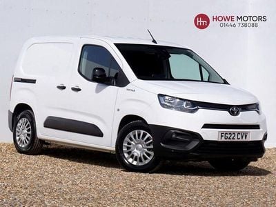 Used Toyota Proace 100 kW (136 HP) 2022 White MPV