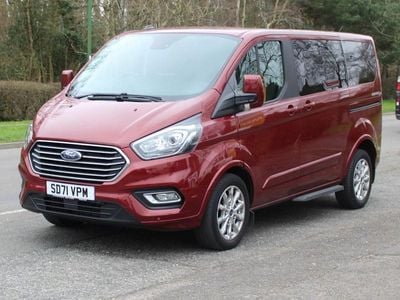 Used Ford Tourneo Custom Titanium 130 HP (95 kW) 2021 Red Van