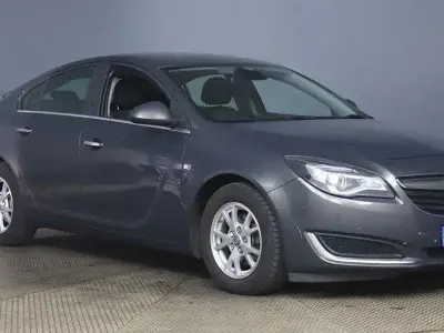 Used Vauxhall Insignia Design Edition 140 HP (102 kW) 2015 Grey Hatchback