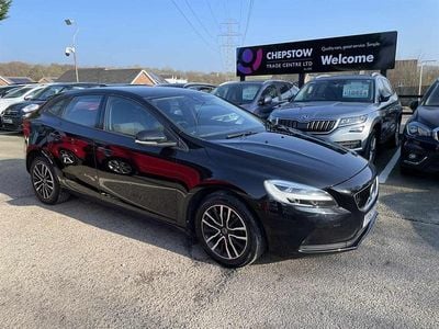 Used Volvo V40 Momentum 120 HP (88 kW) 2017 Black Hatchback