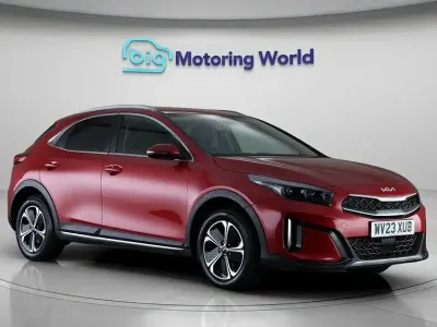 Usado Kia XCeed 139 HP (102 kW) 2023 Vermelho SUV