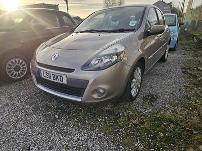 Beige Used 2011 Renault Clio II Dynamique Hatchback | £2,450 (Fair price)