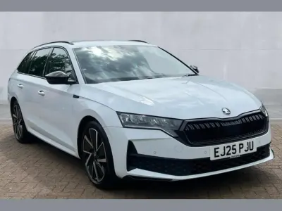 Gebraucht Skoda Octavia SportLine 147 PS (108 kW) 2025 Weiß Kombi