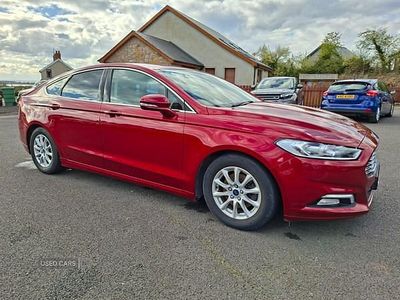 Used Ford Mondeo Zetec 120 HP (88 kW) 2017 Red Hatchback