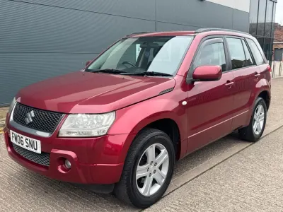 Usado Suzuki Grand Vitara 140 HP (102 kW) 2006 Vermelho SUV
