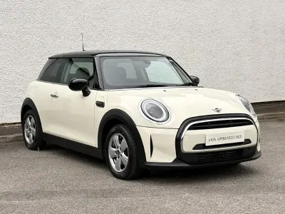 Used Mini Cooper Classic 135 HP (99 kW) 2022 White Hatchback