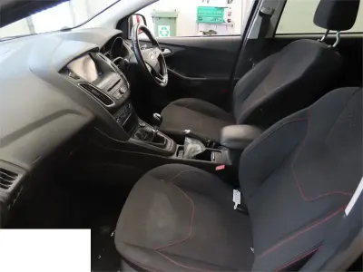 Used Ford Focus Zetec 120 HP (88 kW) 2016 Black Hatchback