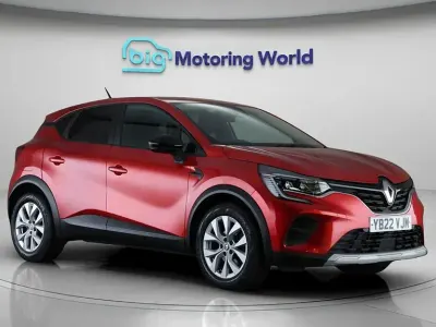Second-hand Renault Captur Iconic 145 CP (106 kW) 2022 Roșu SUV