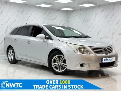 Used Toyota Avensis T2 132 HP (97 kW) 2011 Silver Estate