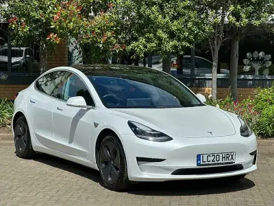 Used Tesla Model 3 Standard Range Plus 239 kW (325 HP) 2020 White Sedan