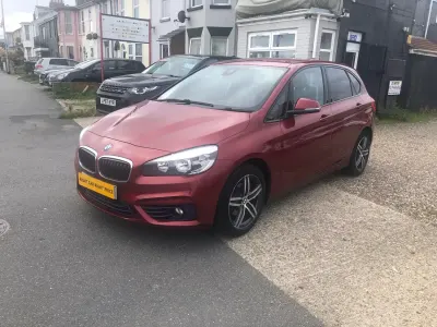 Begagnad BMW 218 Sport Line 2015 Röd Halvkombi