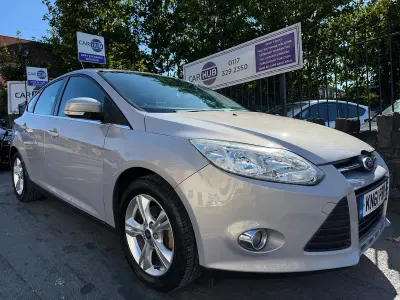 Used Ford Focus Zetec 125 HP (91 kW) 2011 Silver Hatchback