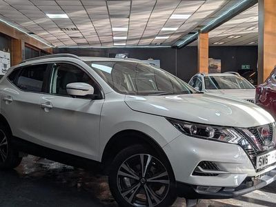 White Used 2017 Nissan Qashqai N-Connecta SUV | £8,400 (Fair price)