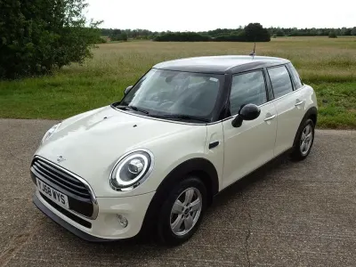 Used Mini Cooper 136 HP (100 kW) 2018 White Hatchback