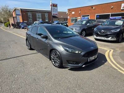 Used Ford Focus ST-Line 140 HP (102 kW) 2018 Grey Hatchback