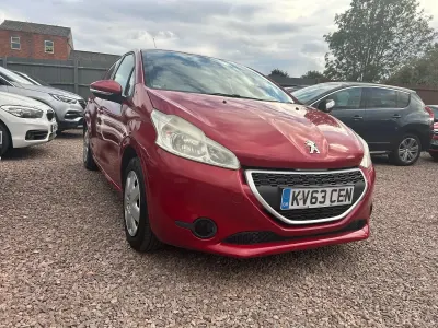 Used Peugeot 208 Access 2013 Red Hatchback