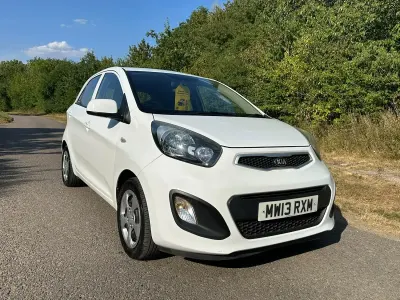 Used Kia Picanto 68 HP (50 kW) 2013 White Hatchback
