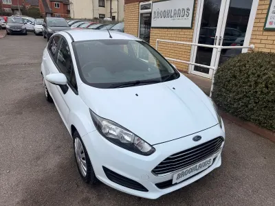 Used Ford Fiesta Style 82 HP (60 kW) 2016 Frozen white Hatchback