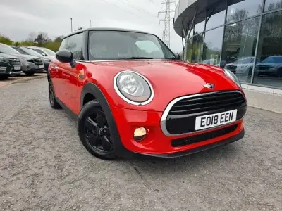 Used Mini Cooper Hatch 136 HP (100 kW) 2018 Red Hatchback