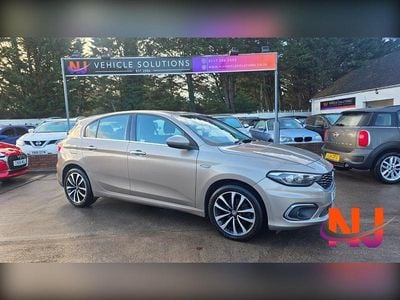 Used Fiat Tipo Lounge 95 HP (69 kW) 2017 Grey Hatchback