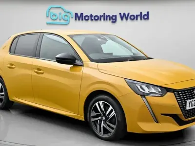 Second-hand Peugeot 208 Active+ 102 CP (75 kW) 2023 Galben Hatchback