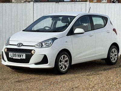 Used Hyundai i10 SE 87 HP (63 kW) 2019 White Hatchback