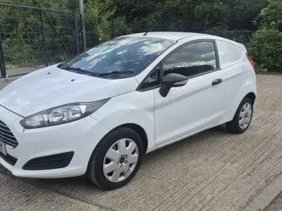 Used Ford Fiesta 75 HP (55 kW) 2013 White Van