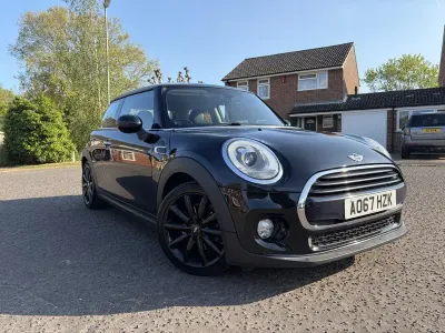 Usado Mini Cooper Hatch 136 HP (100 kW) 2017 Preto Citadino
