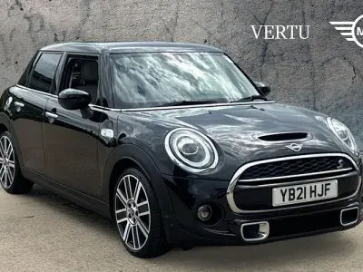Used Mini Cooper S Exclusive 192 HP (141 kW) 2020 Midnight black Hatchback