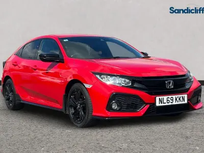 Begagnad Honda Civic Sport 126 HK (92 kW) 2018 Röd Halvkombi