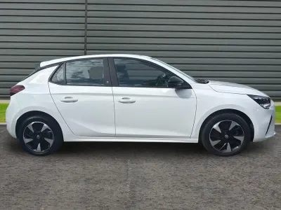 Used Vauxhall Corsa-e 98 kW (134 HP) 2021 White Hatchback