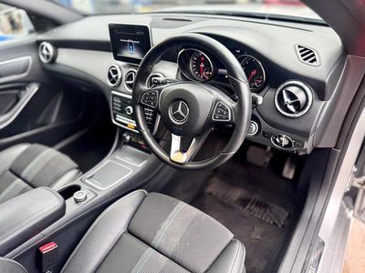 Used Mercedes CLA180 Shooting Brake 122 HP (89 kW) 2018 Silver Estate