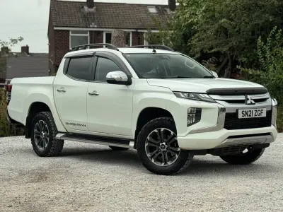 Used Mitsubishi L200 150 HP (110 kW) 2021 White Pickup