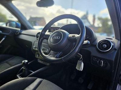 Used Audi A1 Sportback Sport 95 HP (69 kW) 2018 Blue Hatchback