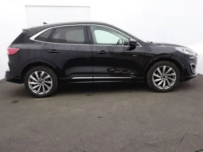 Usado Ford Kuga Vignale 190 HP (139 kW) 2023 Preto SUV