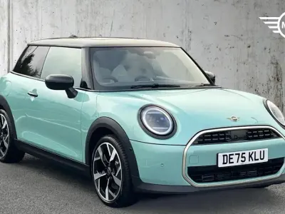 Used Mini Cooper Hatch 113 kW (154 HP) 2025 Green Hatchback